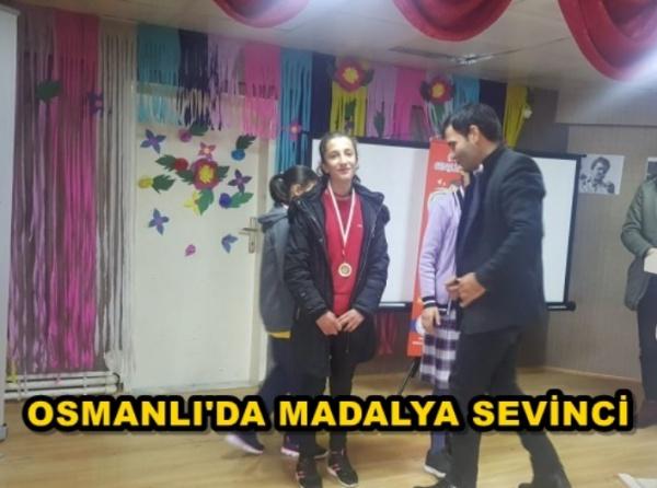 İlçemizde Düzenlenen Atletizm Yarışmasında Osmanlı Ortaokulu 3. olarak dereceye girdi